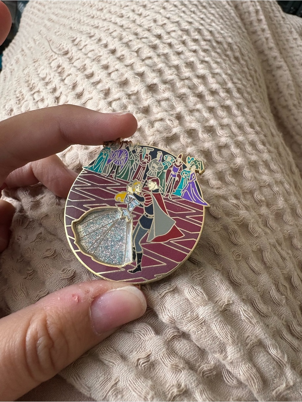 AUTHENTIC DISNEY TRADING PINS - Picture 9 of 13
